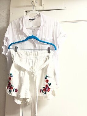 2 pc Express White High-Rise Shorts/Solid White shirt XL